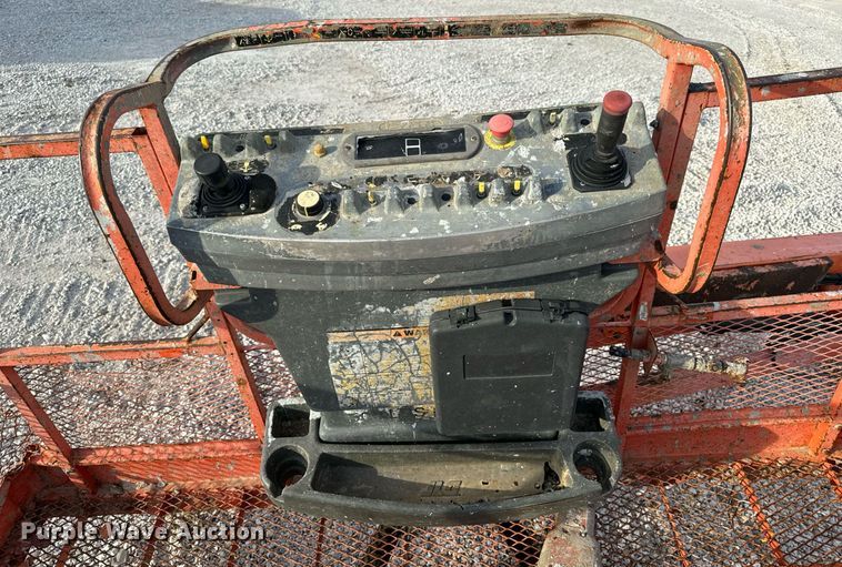 image for item DL4367 2002 JLG 660SJC boom lift