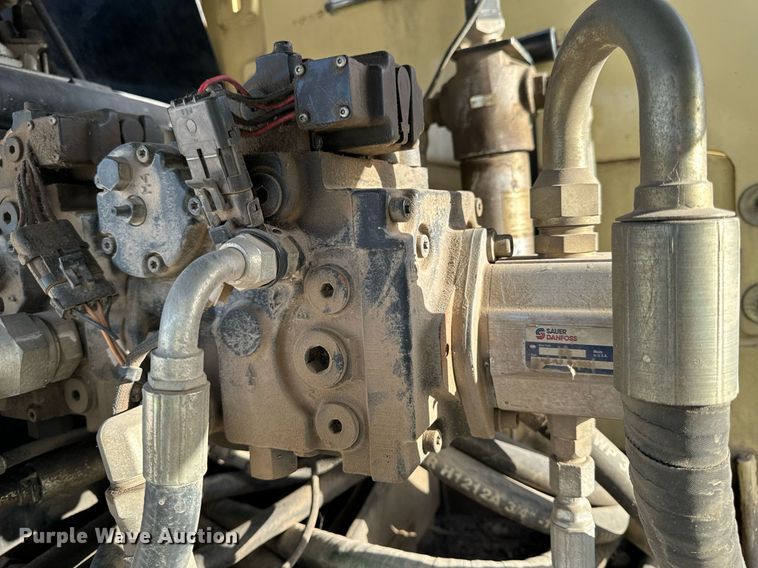 image for item DL4367 2002 JLG 660SJC boom lift