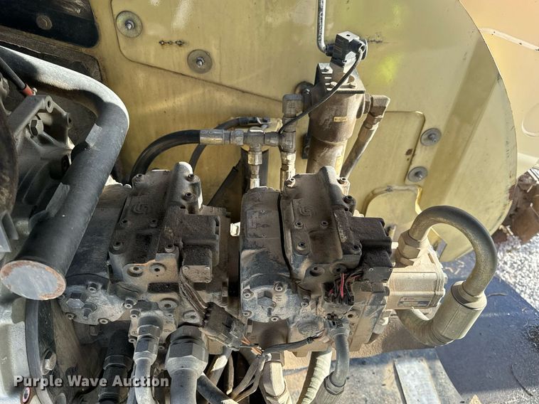 image for item DL4367 2002 JLG 660SJC boom lift