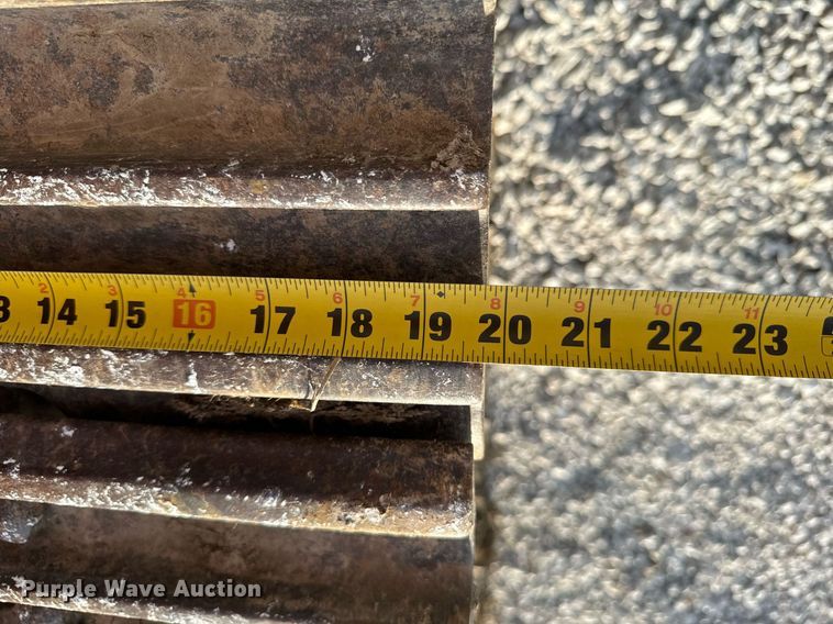 image for item DL4367 2002 JLG 660SJC boom lift