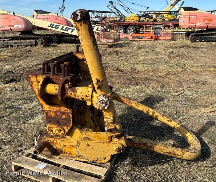 image for item DL4369 Caterpillar push block 