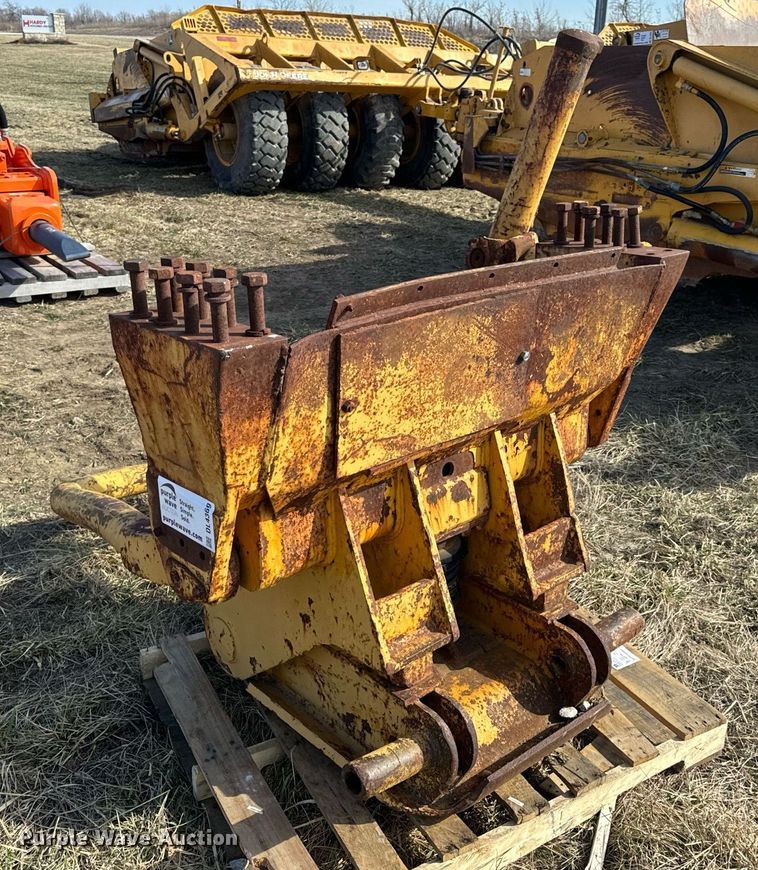 image for item DL4369 Caterpillar push block 