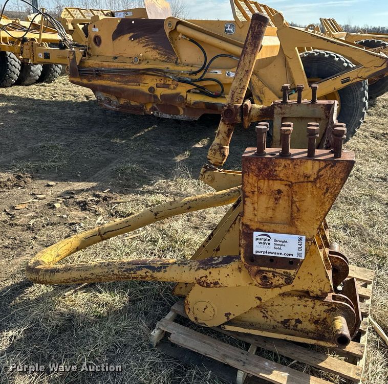 image for item DL4369 Caterpillar push block 