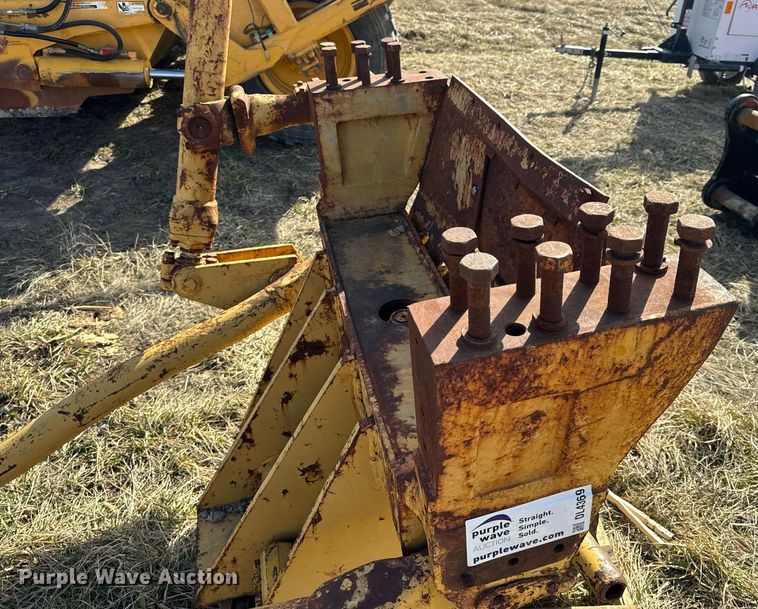 image for item DL4369 Caterpillar push block 