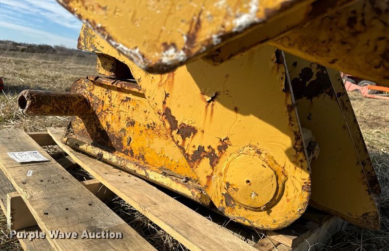 image for item DL4369 Caterpillar push block 