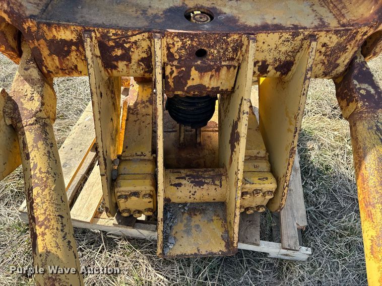 image for item DL4369 Caterpillar push block 