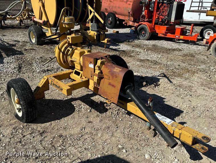 image for item DL4373 Farmstar  2400 pump