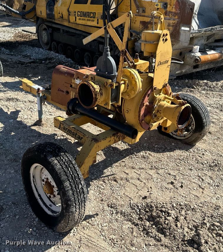 image for item DL4373 Farmstar  2400 pump