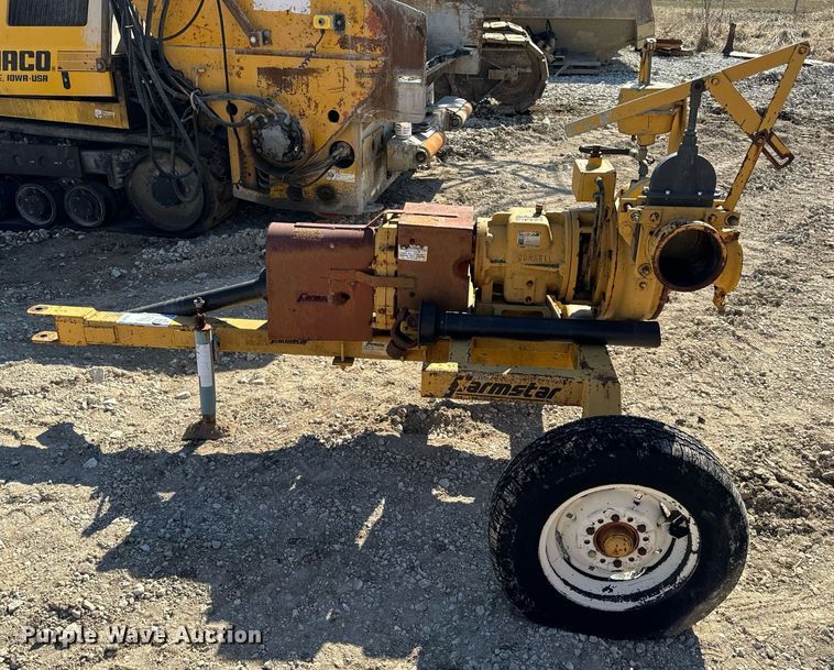 image for item DL4373 Farmstar  2400 pump