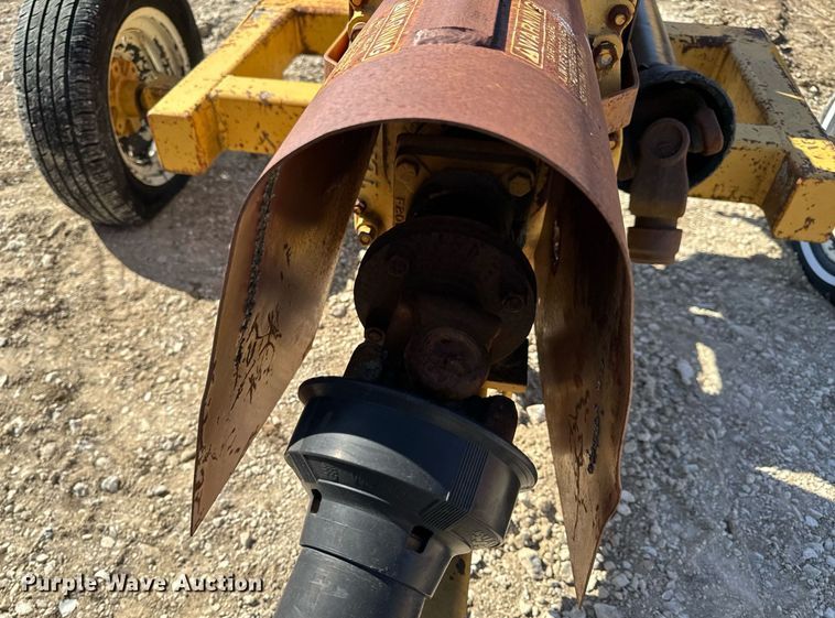 image for item DL4373 Farmstar  2400 pump