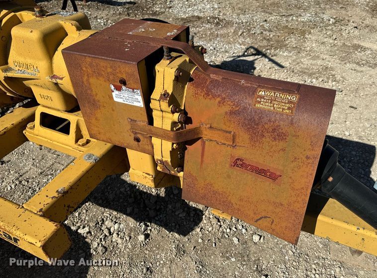 image for item DL4373 Farmstar  2400 pump