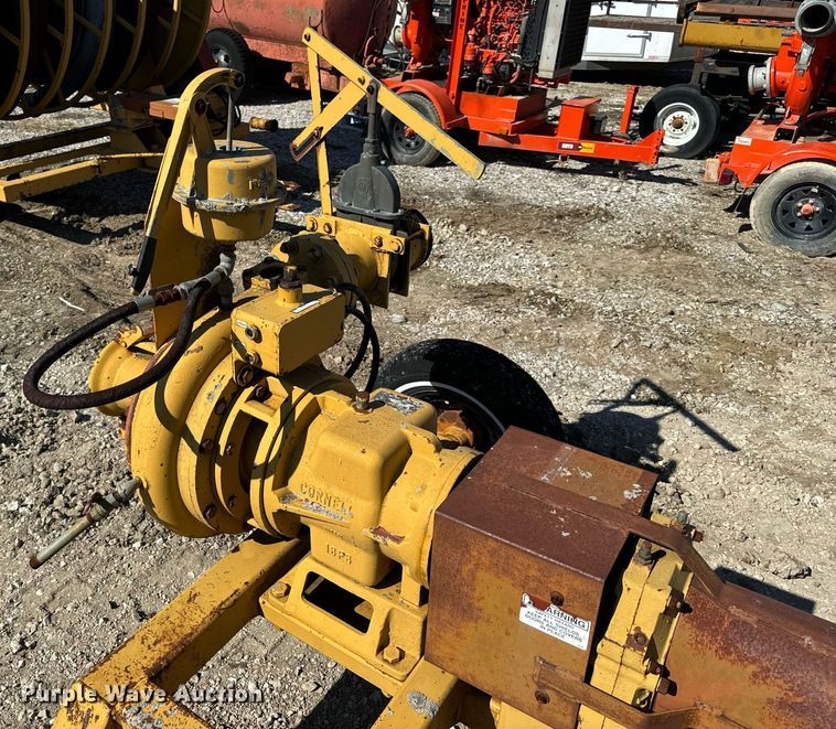 image for item DL4373 Farmstar  2400 pump