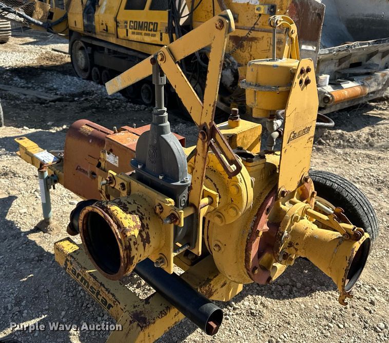 image for item DL4373 Farmstar  2400 pump