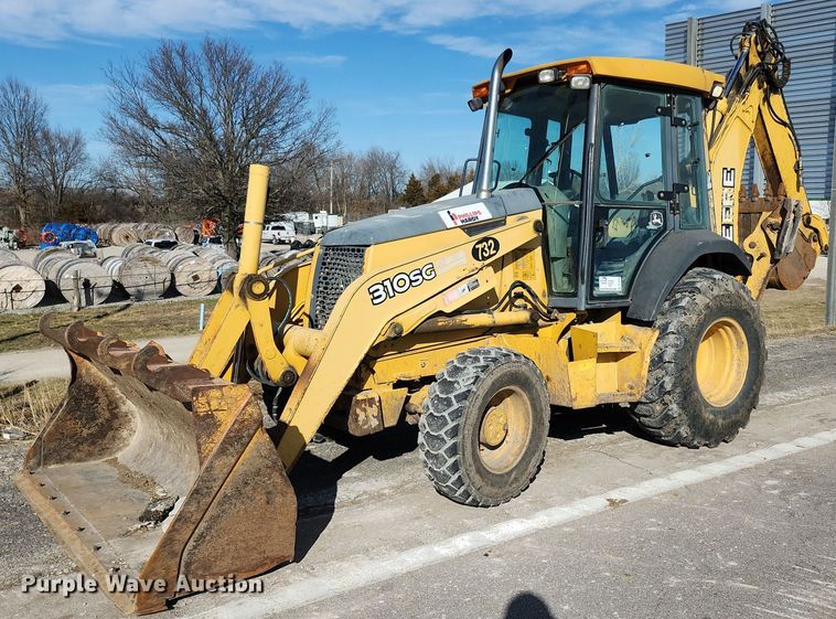 image for item DL4374 2005 John Deere 310SG backhoe