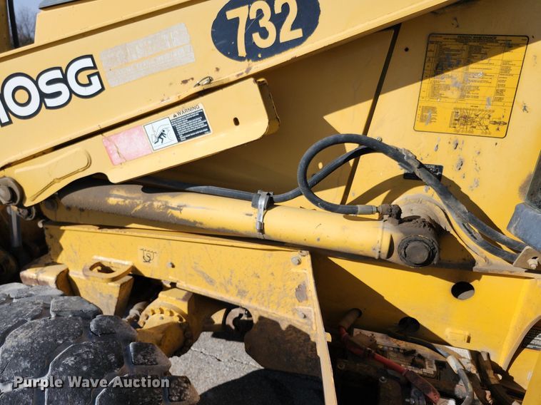 image for item DL4374 2005 John Deere 310SG backhoe