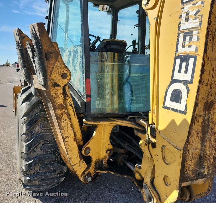 image for item DL4374 2005 John Deere 310SG backhoe