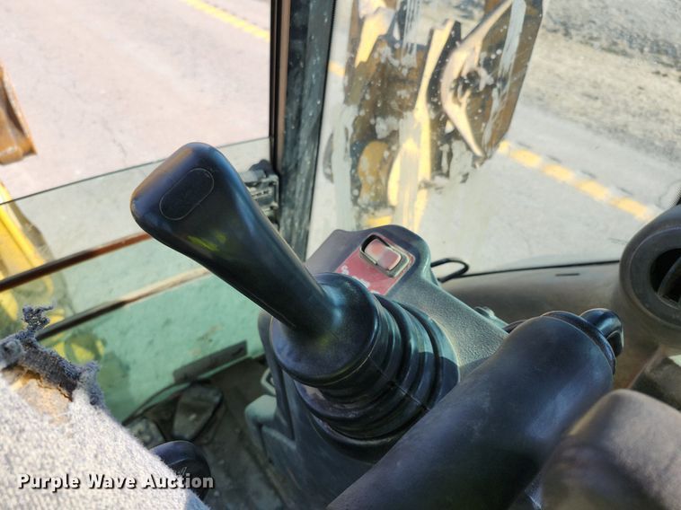 image for item DL4374 2005 John Deere 310SG backhoe