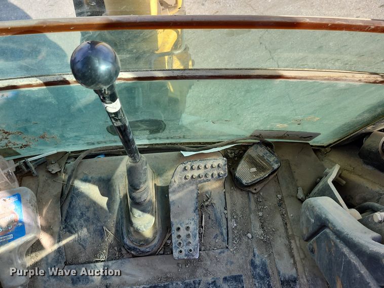 image for item DL4374 2005 John Deere 310SG backhoe