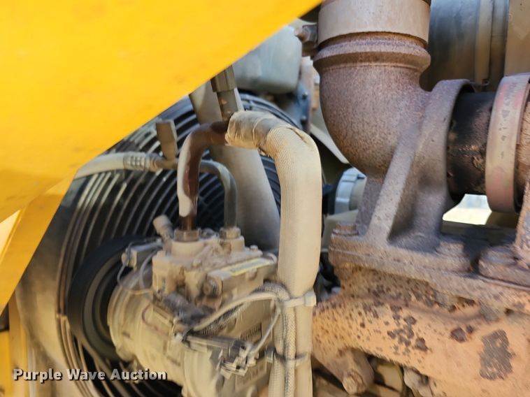 image for item DL4374 2005 John Deere 310SG backhoe