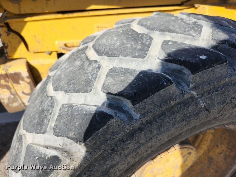 image for item DL4374 2005 John Deere 310SG backhoe