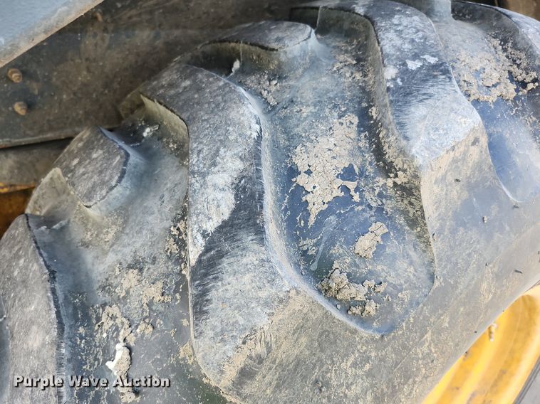 image for item DL4374 2005 John Deere 310SG backhoe