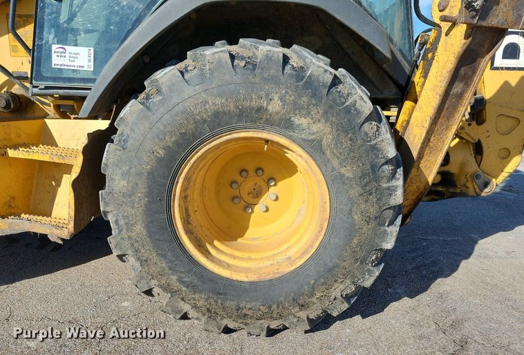 image for item DL4374 2005 John Deere 310SG backhoe