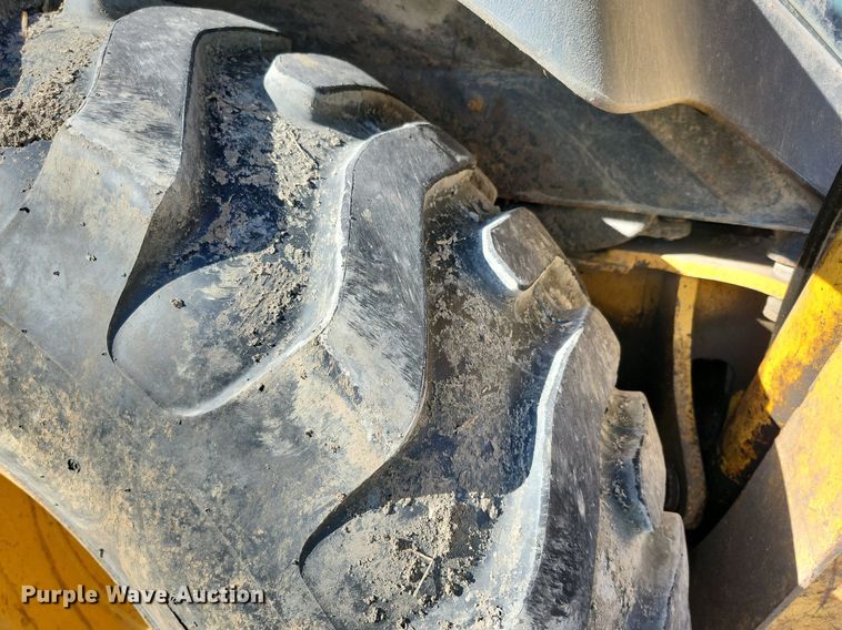 image for item DL4374 2005 John Deere 310SG backhoe