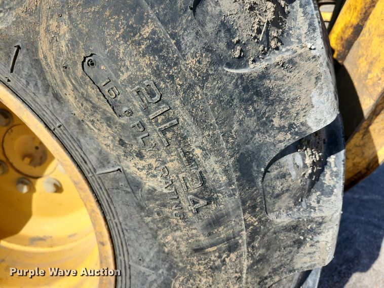 image for item DL4374 2005 John Deere 310SG backhoe