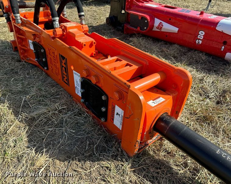 image for item DL4377 NPK E210A breaker