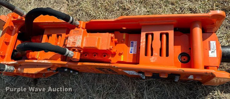 image for item DL4377 NPK E210A breaker