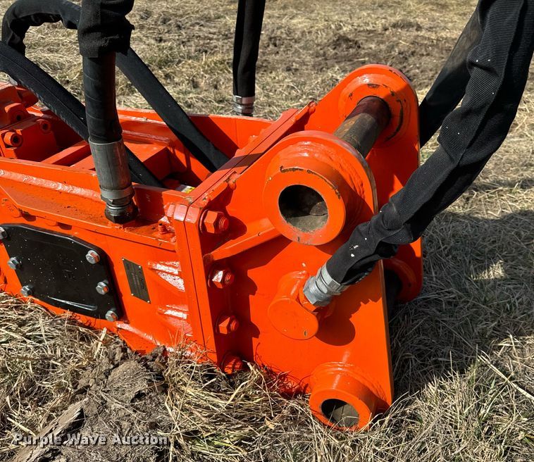 image for item DL4377 NPK E210A breaker