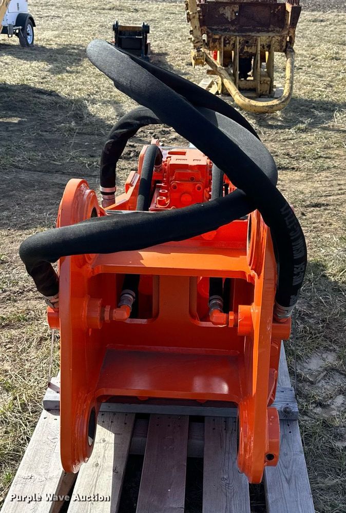 image for item DL4378 NPK 16X breaker