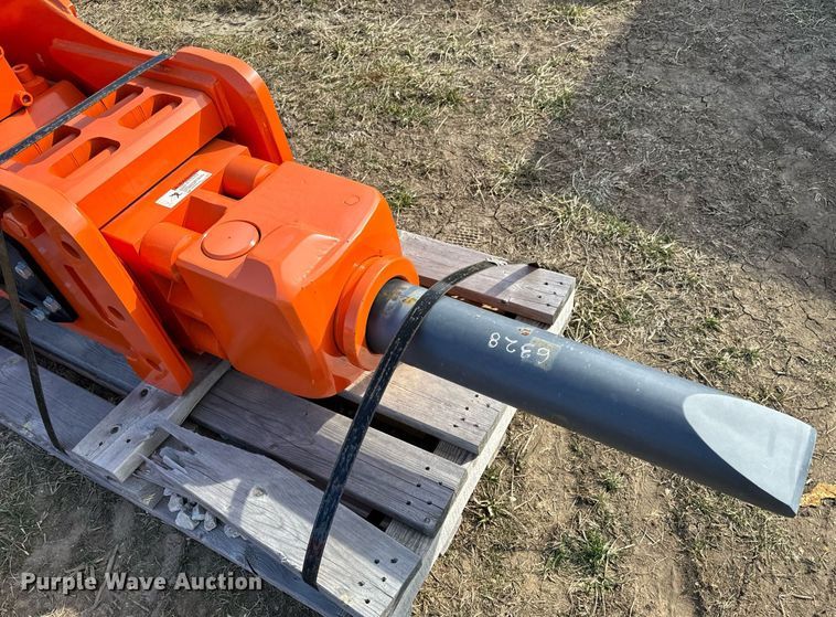 image for item DL4378 NPK 16X breaker