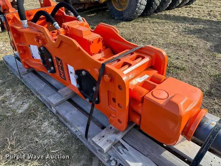 image for item DL4378 NPK 16X breaker