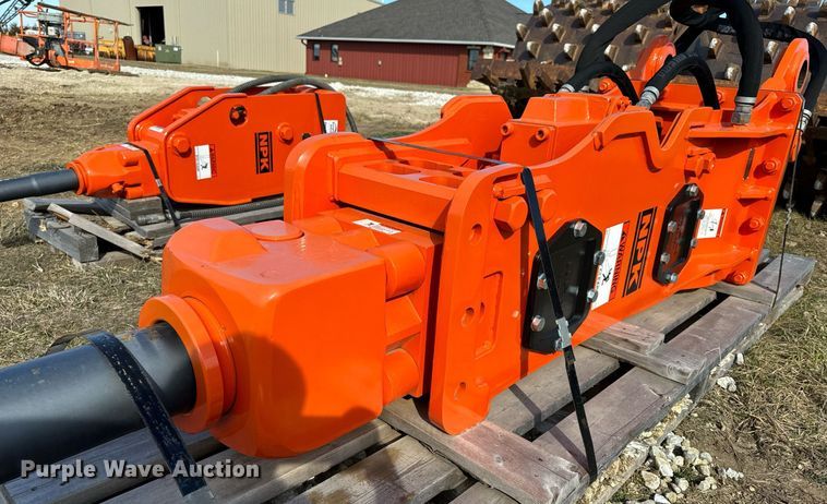 image for item DL4378 NPK 16X breaker