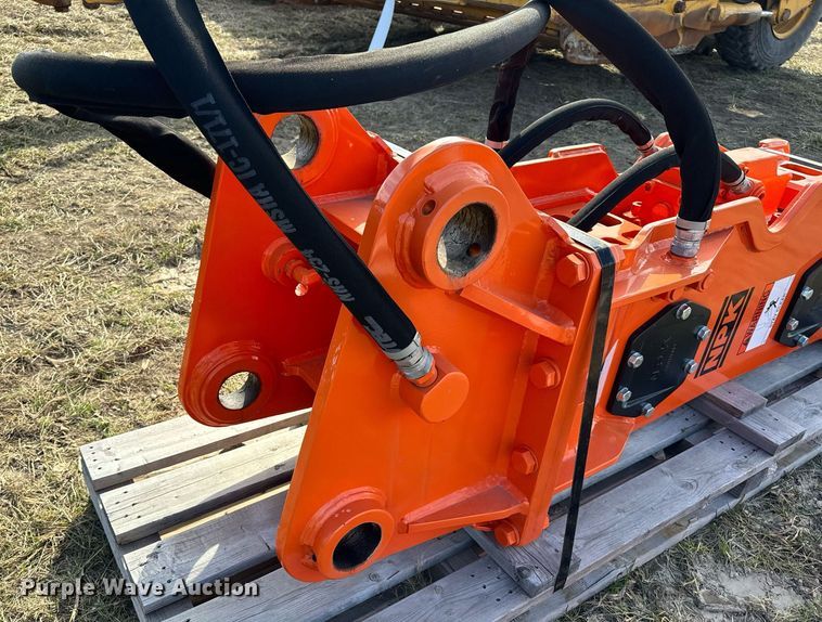 image for item DL4378 NPK 16X breaker