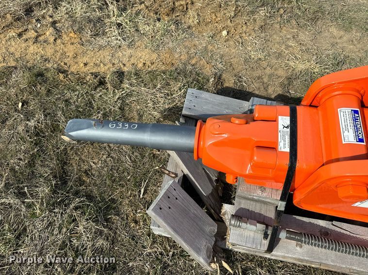 image for item DL4379 NPK H-4X breaker