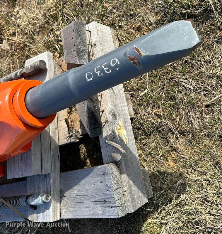 image for item DL4379 NPK H-4X breaker