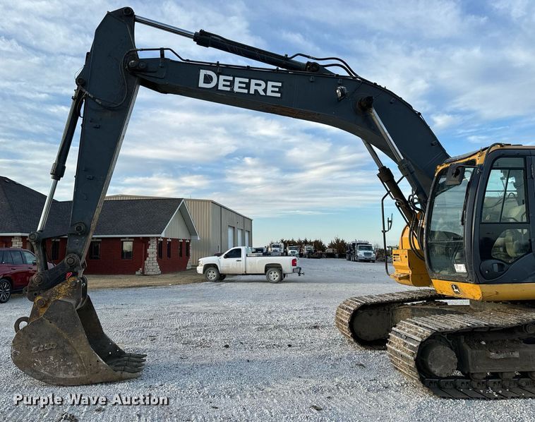 image for item DL4380 2013 John Deere 245G LC excavator