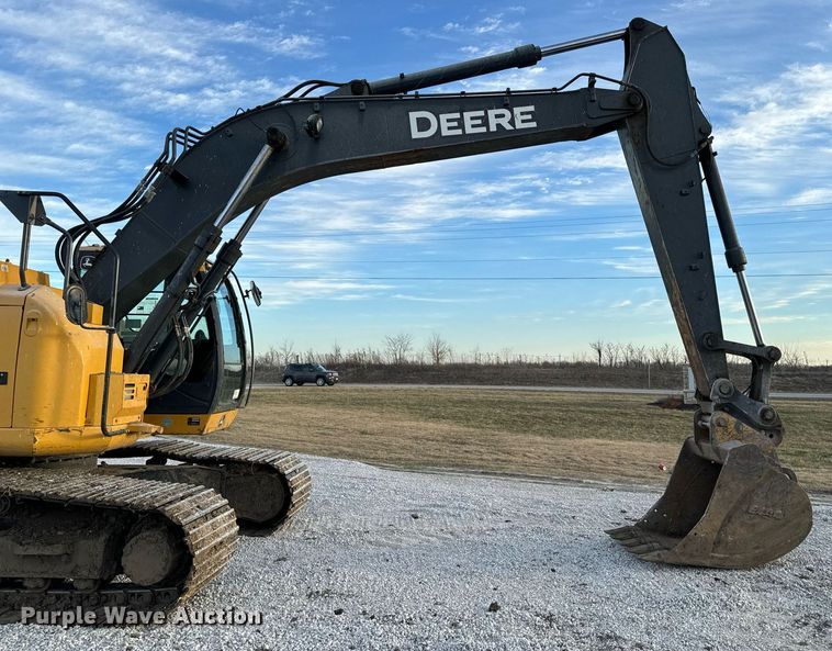 image for item DL4380 2013 John Deere 245G LC excavator