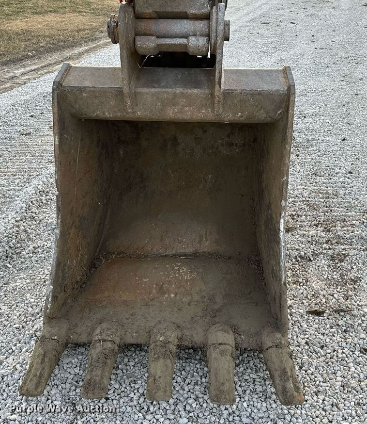 image for item DL4380 2013 John Deere 245G LC excavator