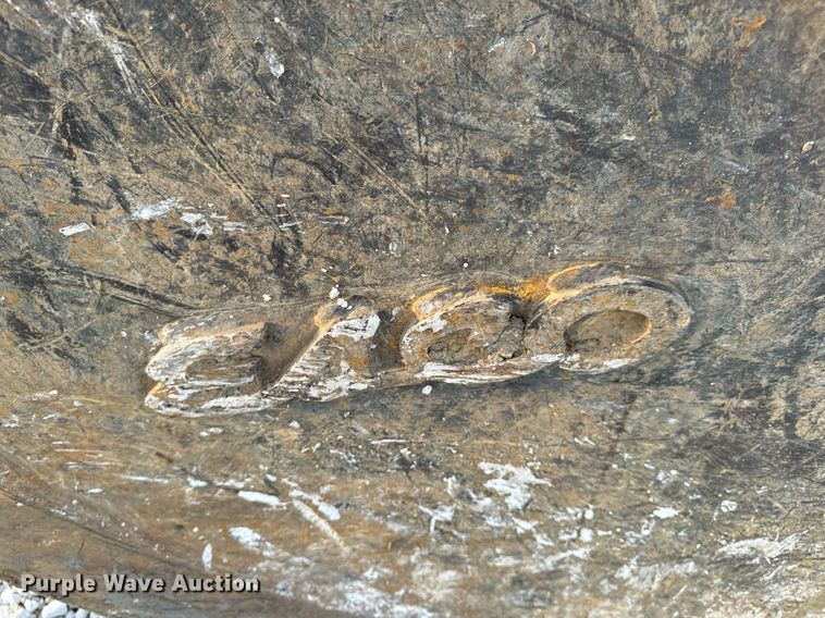 image for item DL4380 2013 John Deere 245G LC excavator