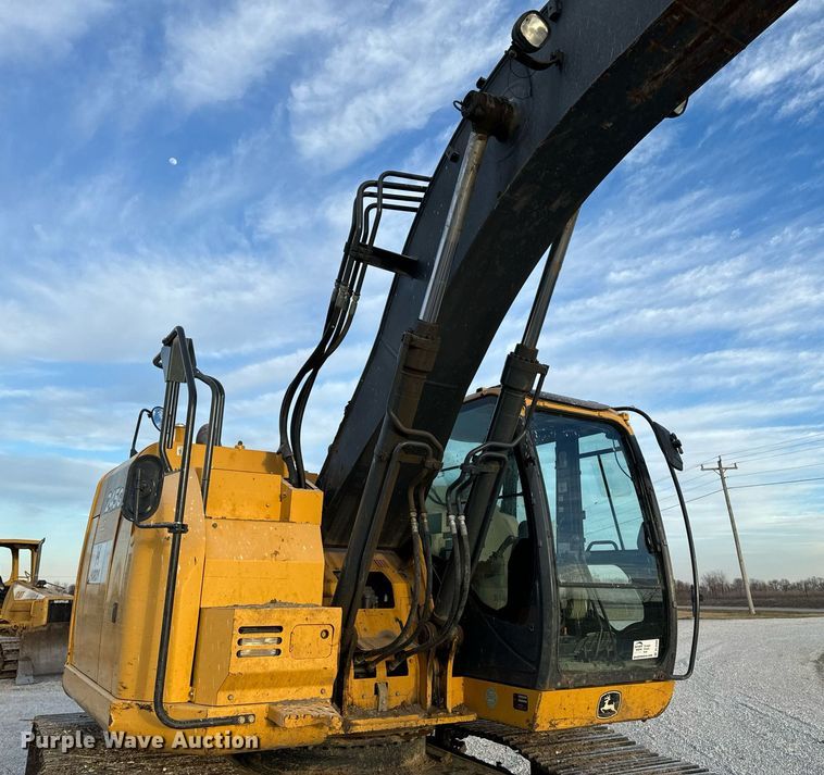 image for item DL4380 2013 John Deere 245G LC excavator