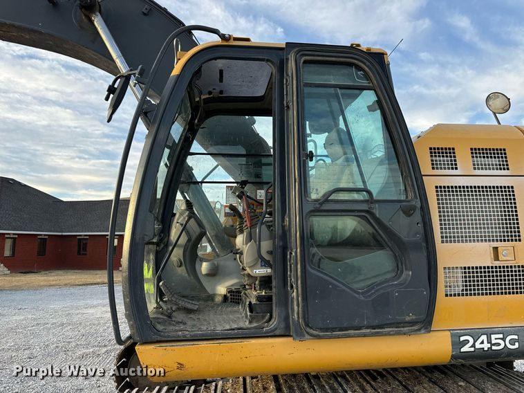 image for item DL4380 2013 John Deere 245G LC excavator