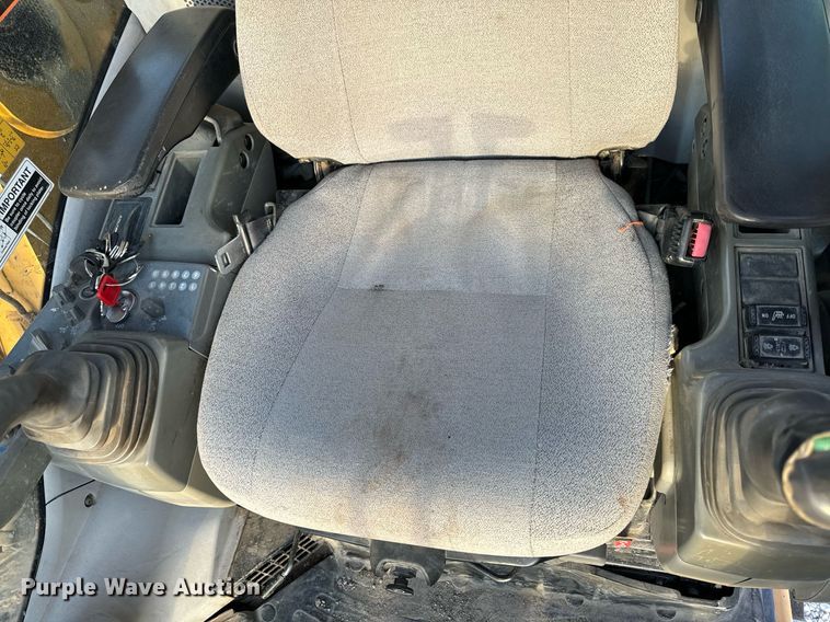 image for item DL4380 2013 John Deere 245G LC excavator