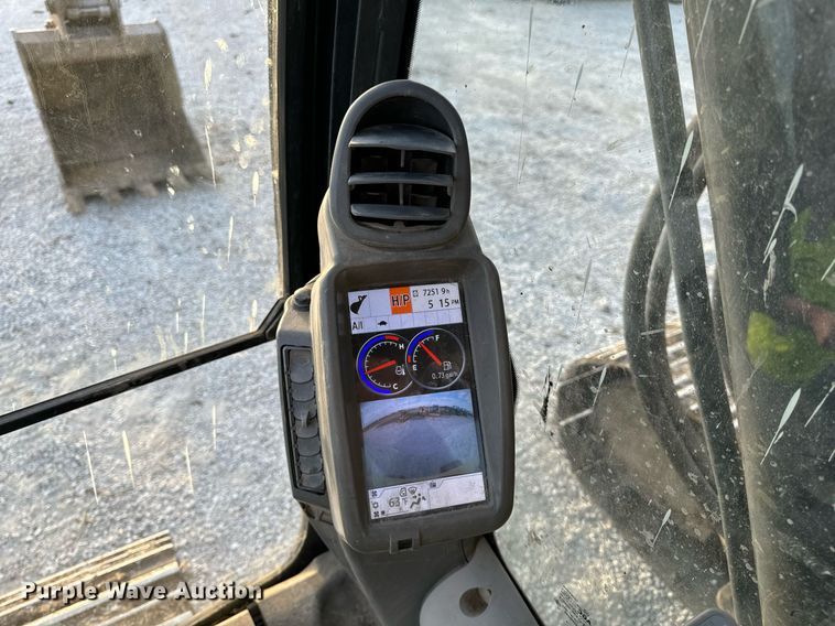 image for item DL4380 2013 John Deere 245G LC excavator