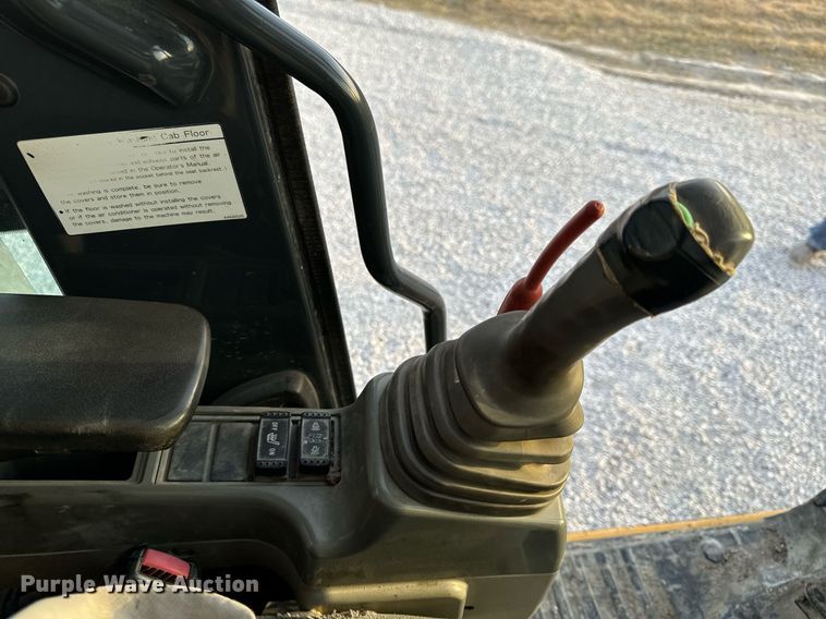 image for item DL4380 2013 John Deere 245G LC excavator