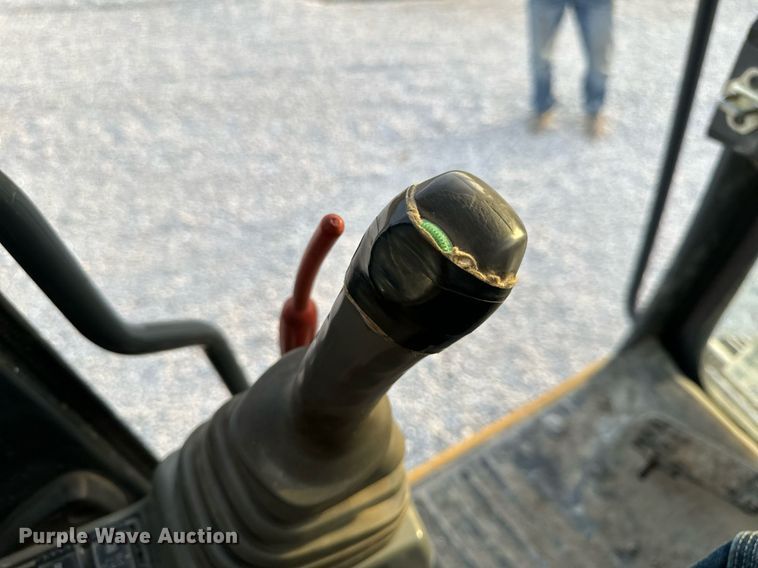 image for item DL4380 2013 John Deere 245G LC excavator