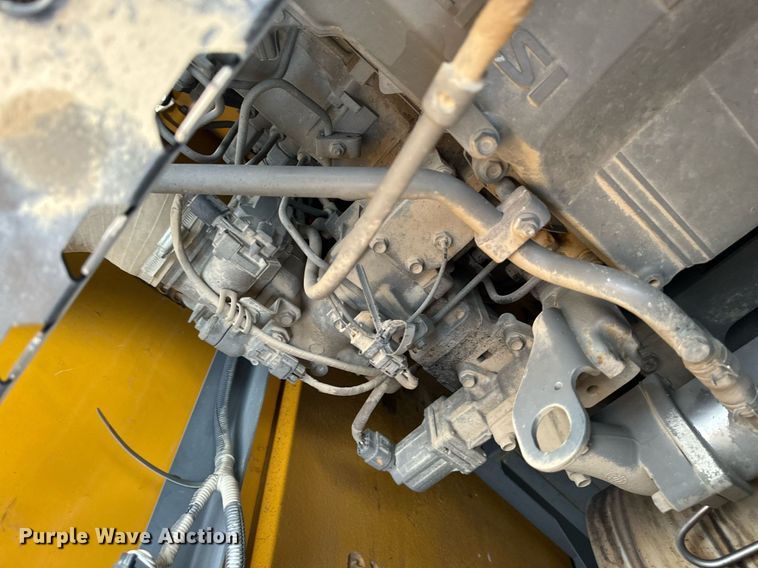 image for item DL4380 2013 John Deere 245G LC excavator