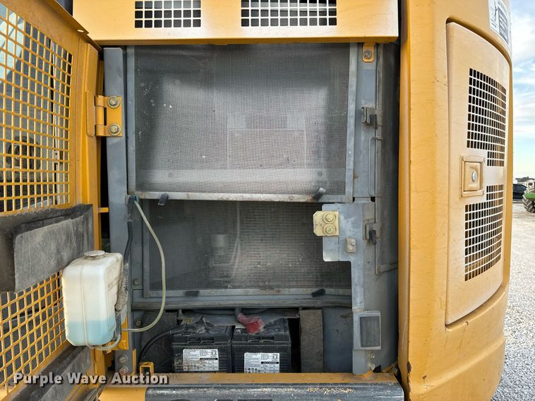 image for item DL4380 2013 John Deere 245G LC excavator